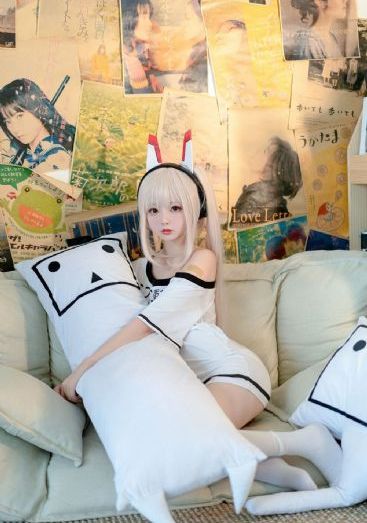 年轻的女教师2免费