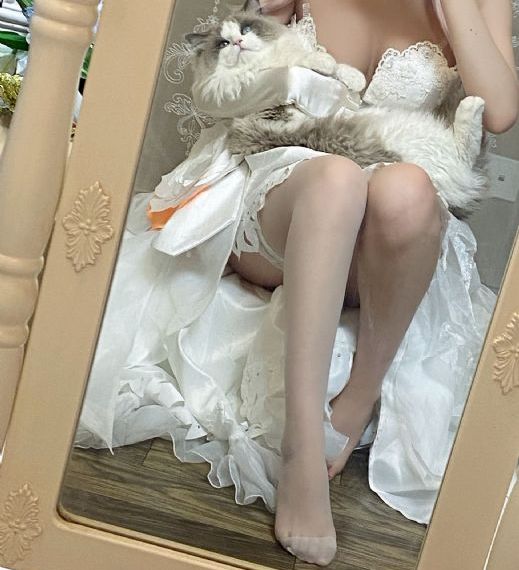 老师用美足丝袜脚夹我好爽