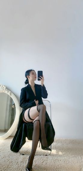 大胸女大学生