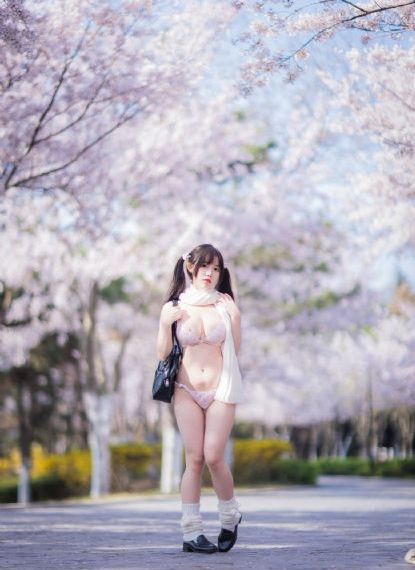 摘花free第一次hd