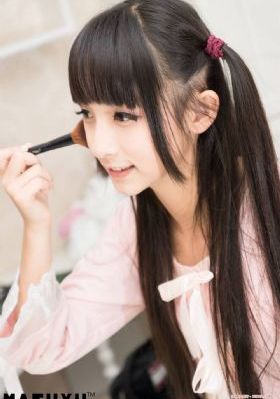 可疑的美容院免费观看