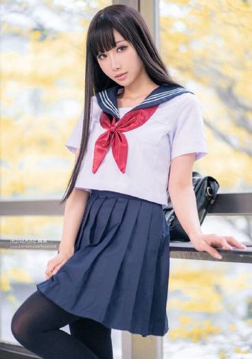 天降二楼女子从二楼掉下来