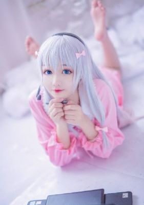 年轻女朋友